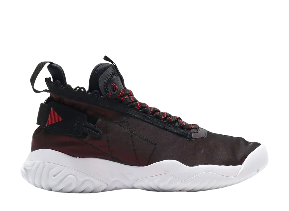 ナイキ ジョーダン プロト リアクト "ユニバーシティレッド"