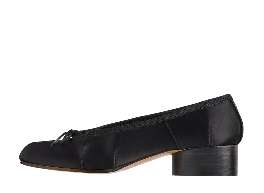 メゾンマルジェラ ウィメンズ タビ サテンバレリーナ "ブラック"