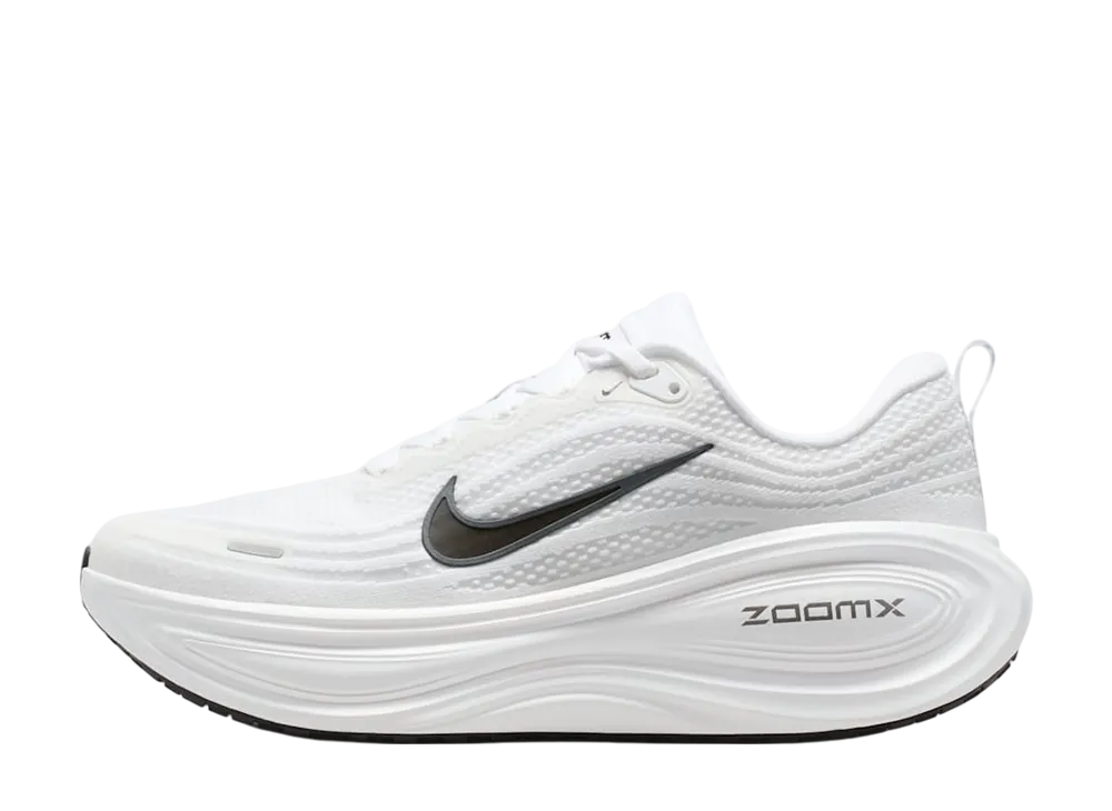 ナイキ ボメロ プラス "ホワイト/ダークスモークグレー/メタリックダークグレー/ブラック"