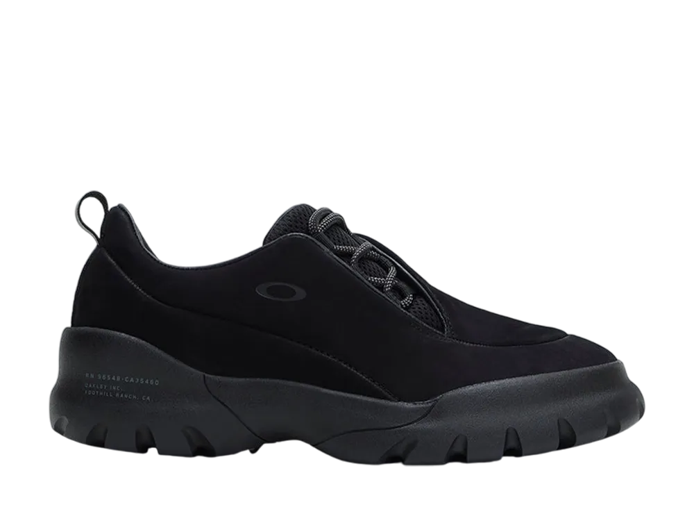 ピエト × オークリー フーフ "ブラックアウト"