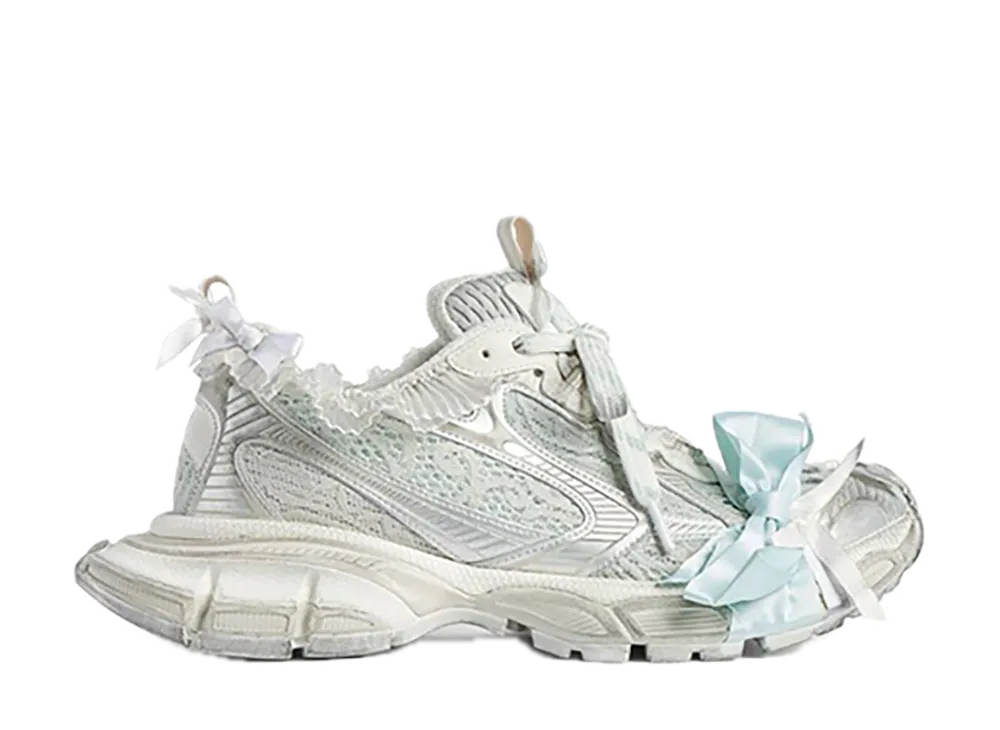 バレンシアガ ウィメンズ スリーエックスエル レース スニーカー "トープ/ホワイト/ライトブルー"