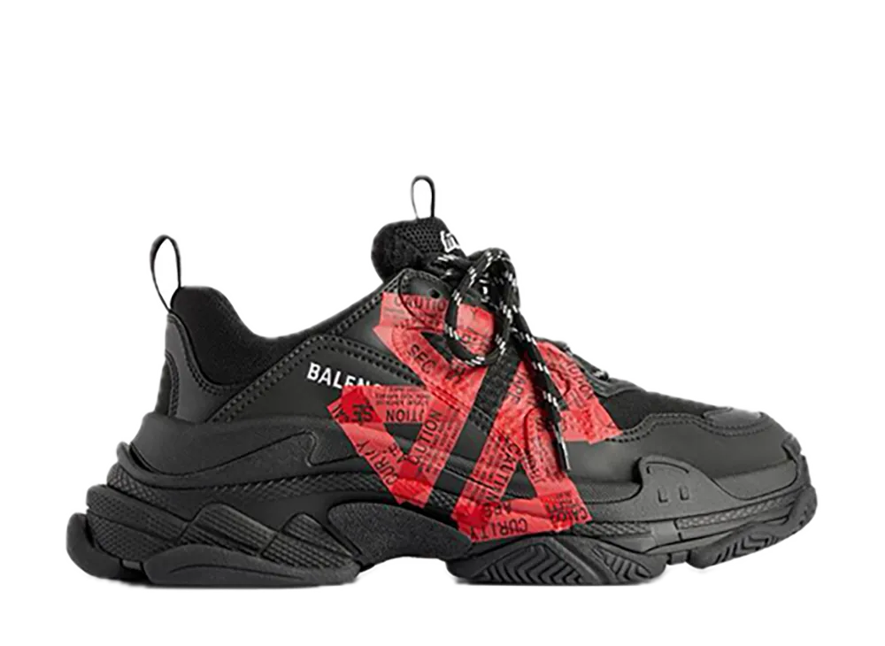バレンシアガ ウィメンズ トリプル エス スニーカー "ブラック/レッド"