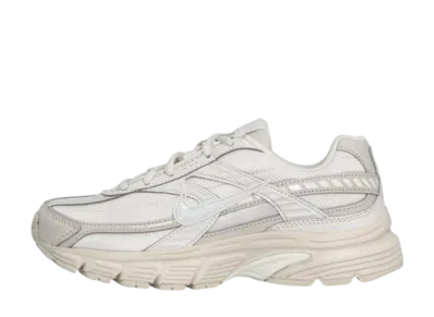 Nike Women's Initiator "Light All Wood Brown/Sail/Phantom"