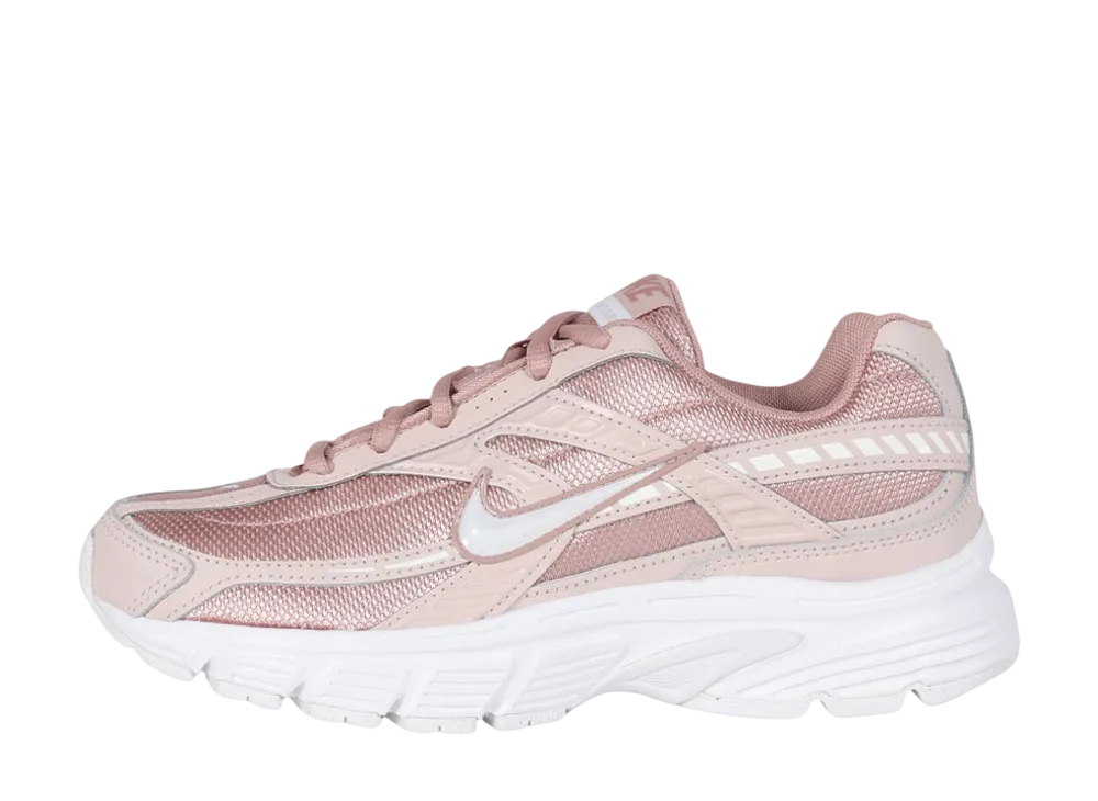 ナイキ ウィメンズ イニシエーター "パーティクルピンク/ホワイト/シルトレッド"