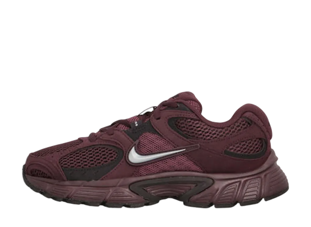 ナイキ ウィメンズ V5 ランナー "バーガンディクラッシュ/メタリックピューター"