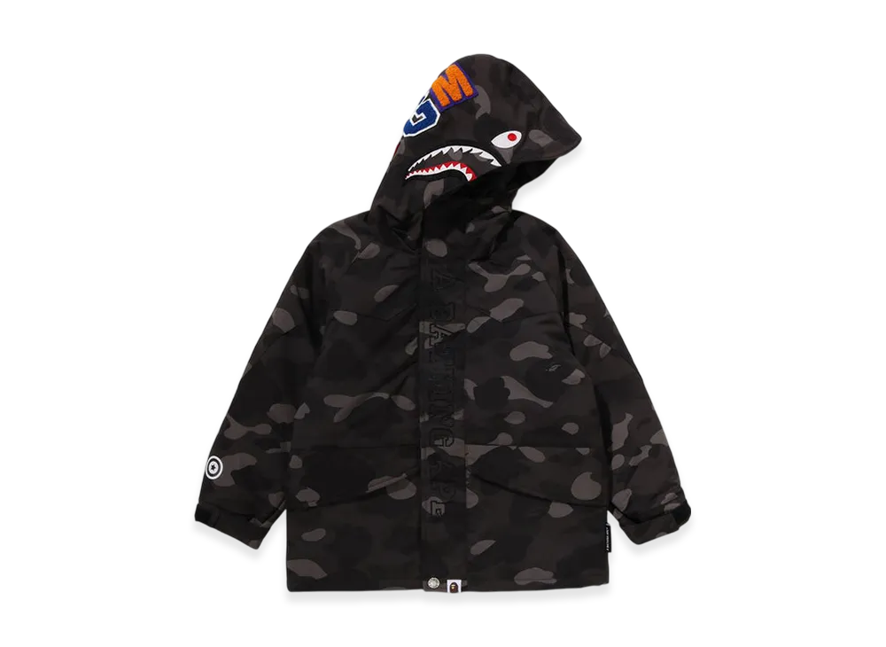 A BATHING APE Color Camo Shark Snowboard Jacket (Kids) "Black"