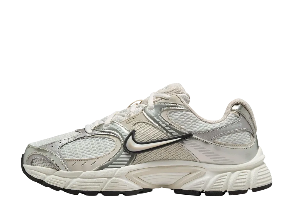 ナイキ ウィメンズ V5 RNR "サミットホワイト"