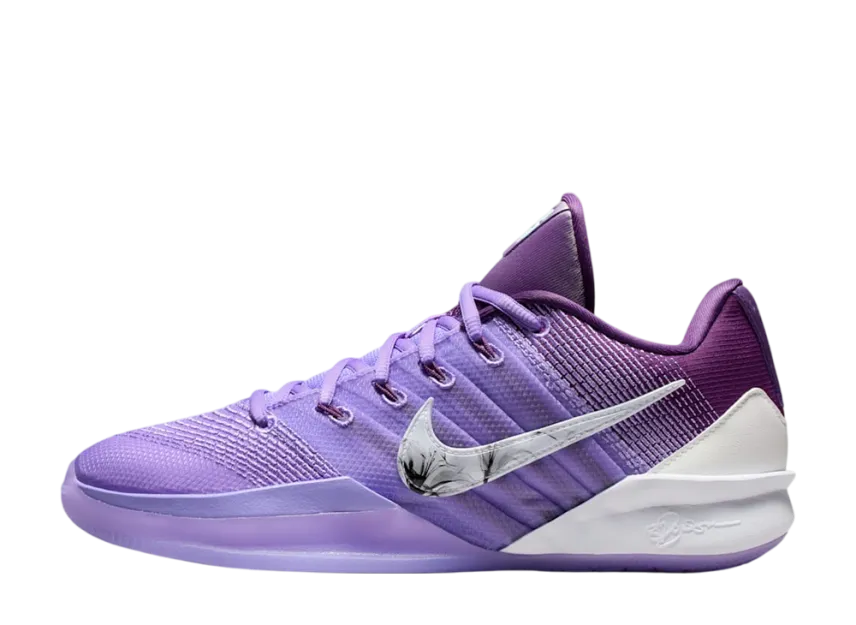 Nike Women's Sabrina 3 Nike Women's Sabrina 3