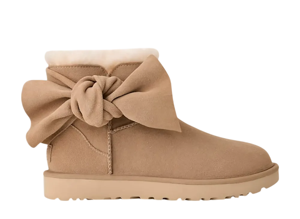 アグ ウィメンズ クラシック ミニ ボウ "サンド"