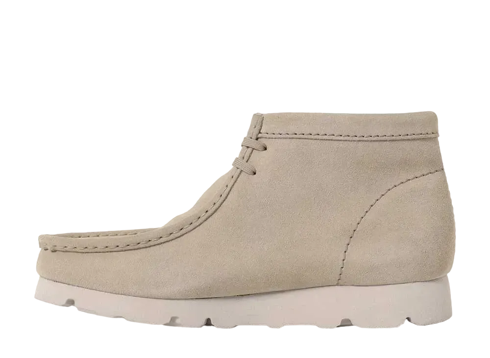 クラークス ワラビー ブーツ ゴアテックス "サンドスウェード" (ビームス エクスクルーシブ)