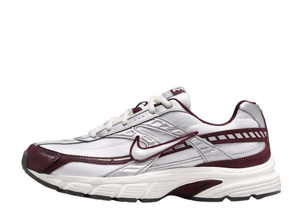 ナイキ ウィメンズ イニシエーター "ホワイト/セイル/バーガンディクラッシュ/セイル"