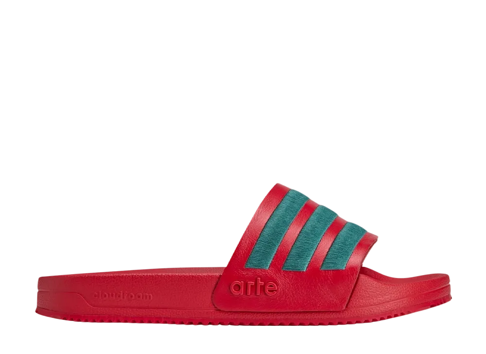 アルテ アントワープ × アディダス アディレッタ "ベタースカーレット/カレッジエイトグリーン"