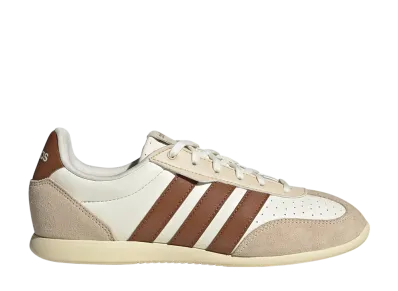 adidas Women's Barreda Lo "Off White/Dusky Bronze"