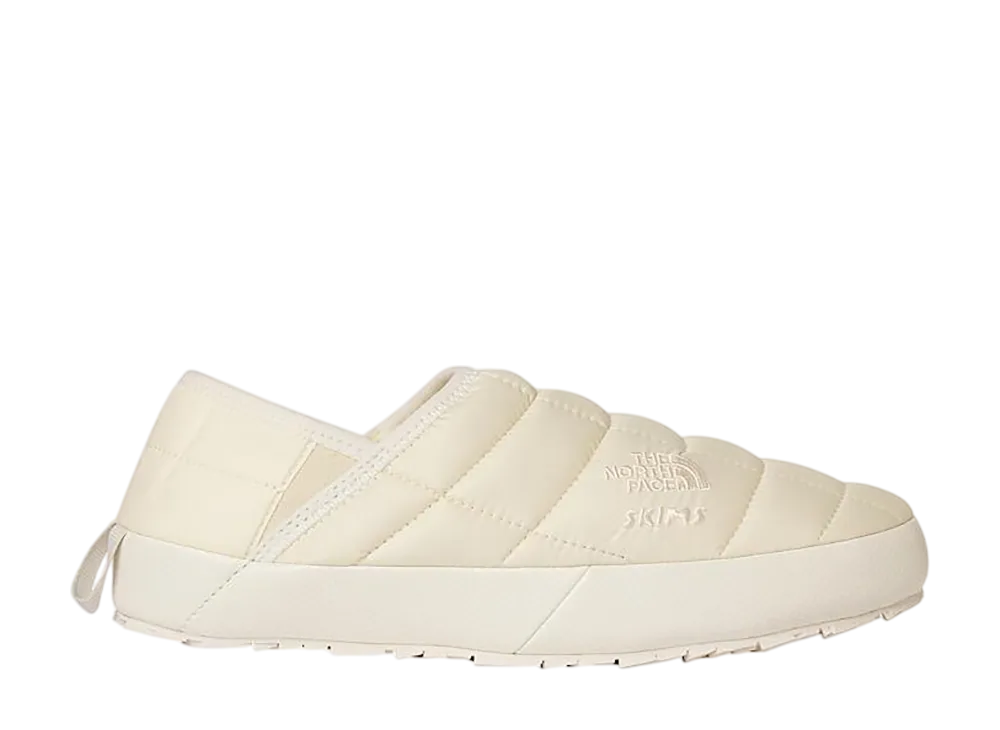 スキムズ × ザノースフェイス ウィメンズ サーモボール トラクション V ミュール "ボーン"