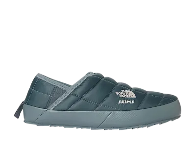 Skims × The North Face Women's Thermoball Traction V Mule "Kyanite"