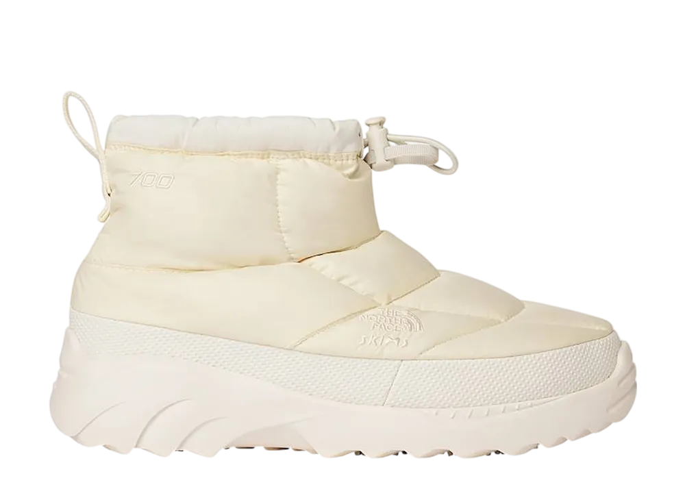 スキムズ × ザノースフェイス ヌプシ トラクション チャッカ ブーツ "ボーン"