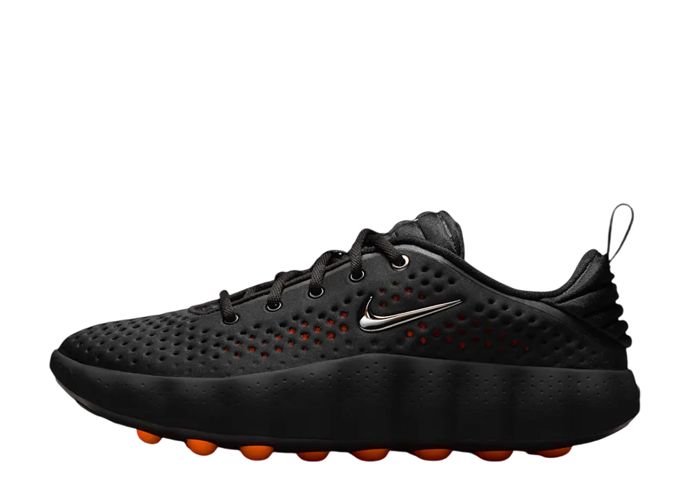 ナイキ ウィメンズ マインド002 "ブラック/ハイパークリムゾン"