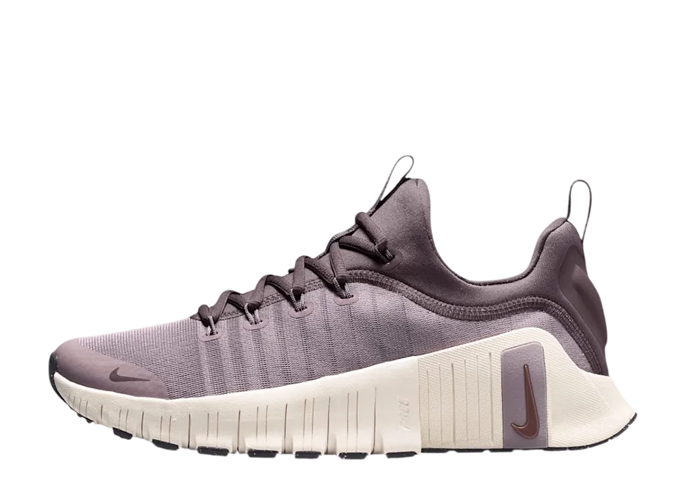 ナイキ ウィメンズ フリー メトコン6 "ライトバイオレットオール/チョーク/タトゥー"