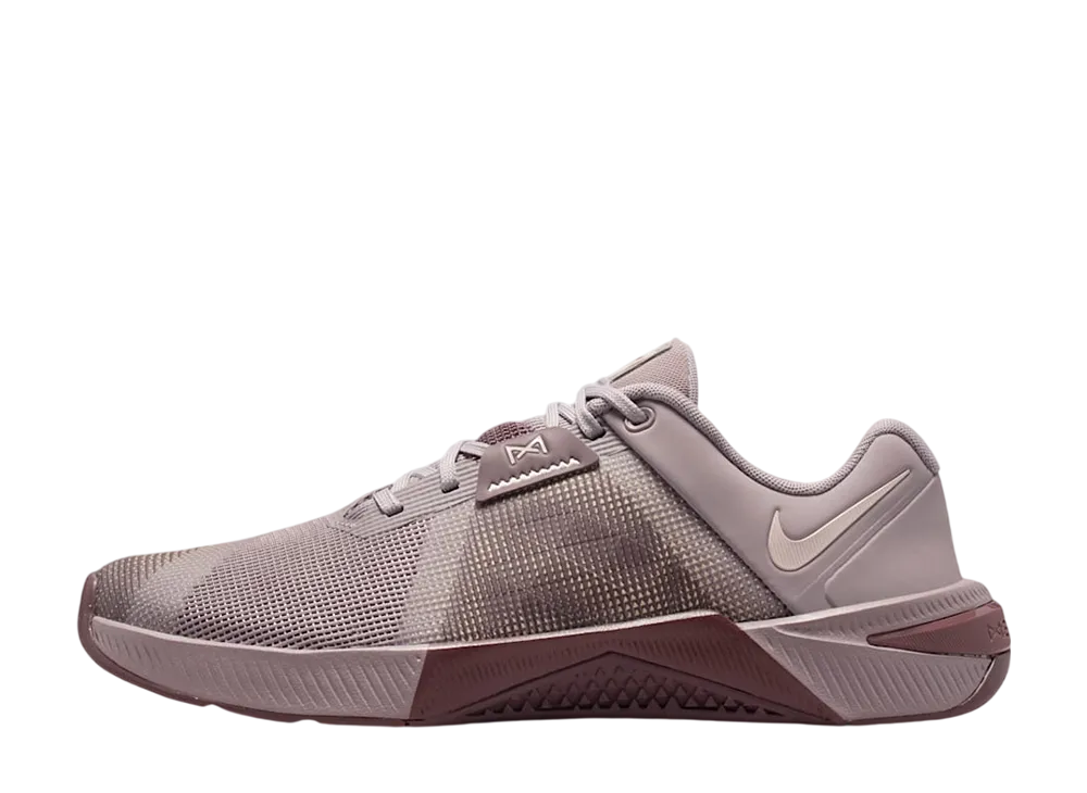 ナイキ ウィメンズ メトコン10 "ライトバイオレットオール/タトゥー"