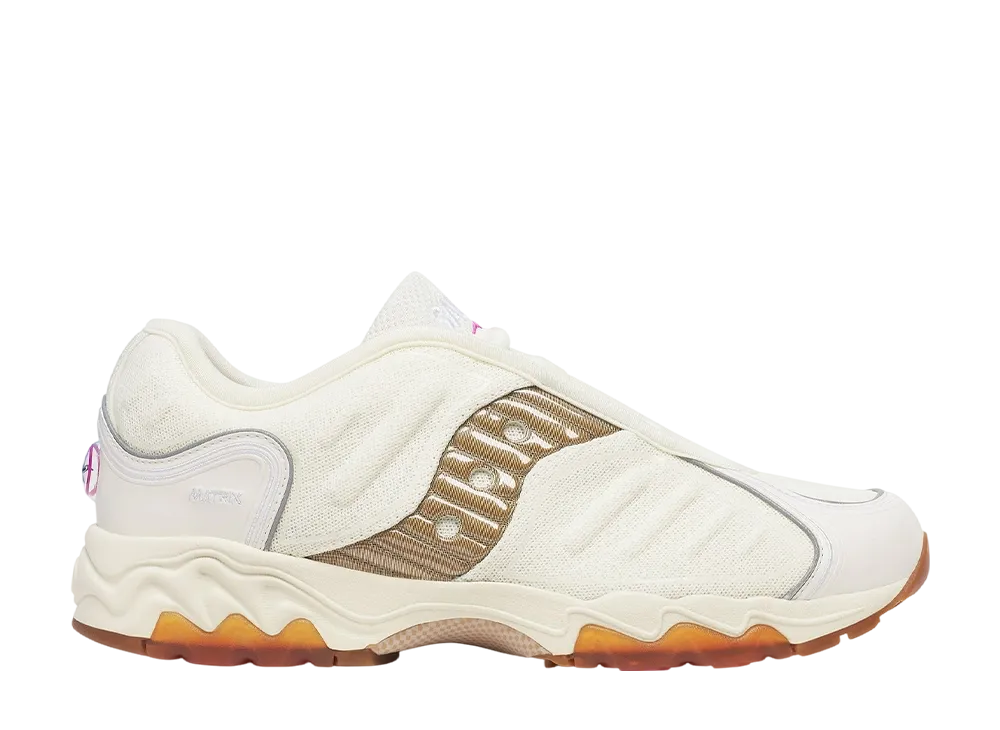 サッカニー マトリックス "アイボリー/メタリック"