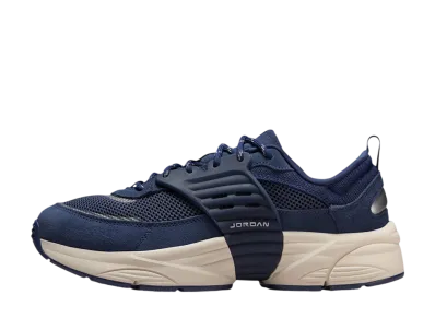 Nike Jordan Trunner O/S "Midnight Navy/Light Orewood Brown"