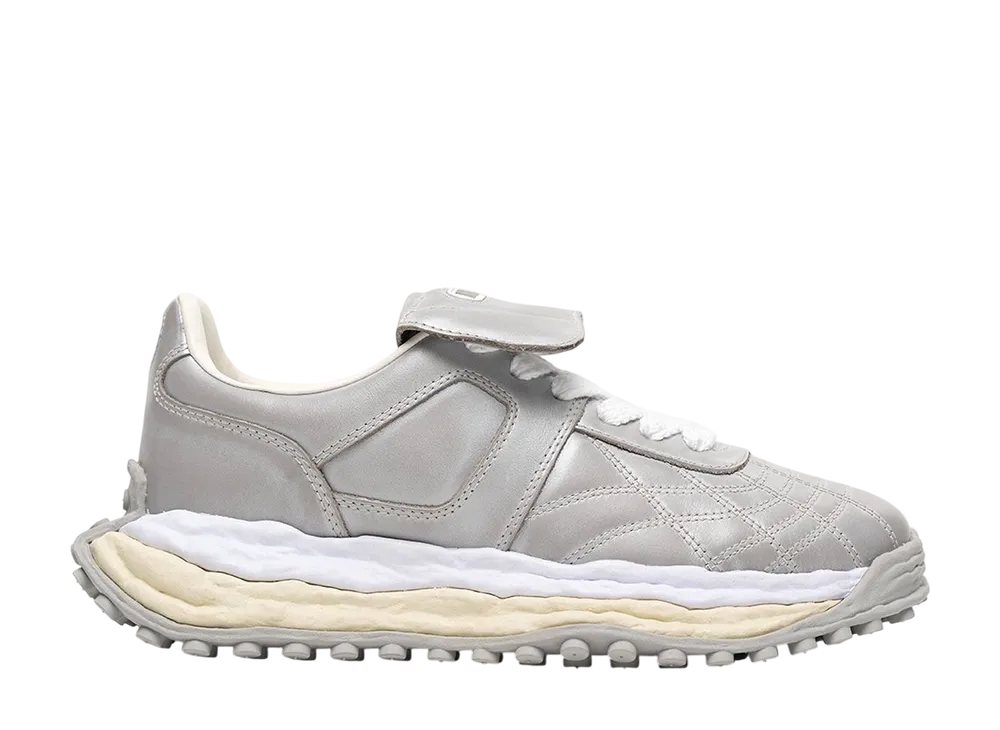 メゾンミハラヤスヒロ スコット オリジナルソールヴィンテージ エフェクト レザーローカットスニーカー "シルバー" (A16FW710)