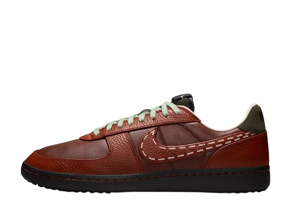 ナイキ フィールドジェネラル "シナモン"