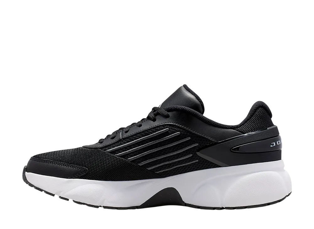 ナイキ ジョーダン トランナー フロー "ブラック/ホワイト"