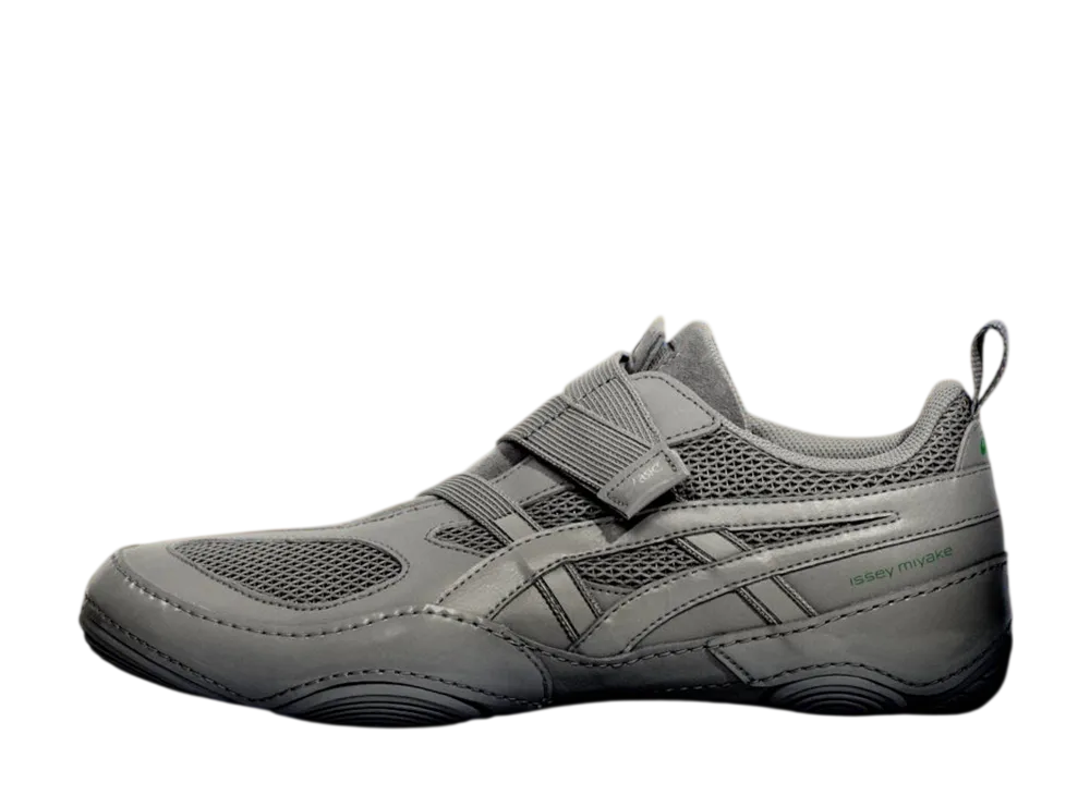 イッセイミヤケ × アシックス ハイパーテーピング "グレー"
