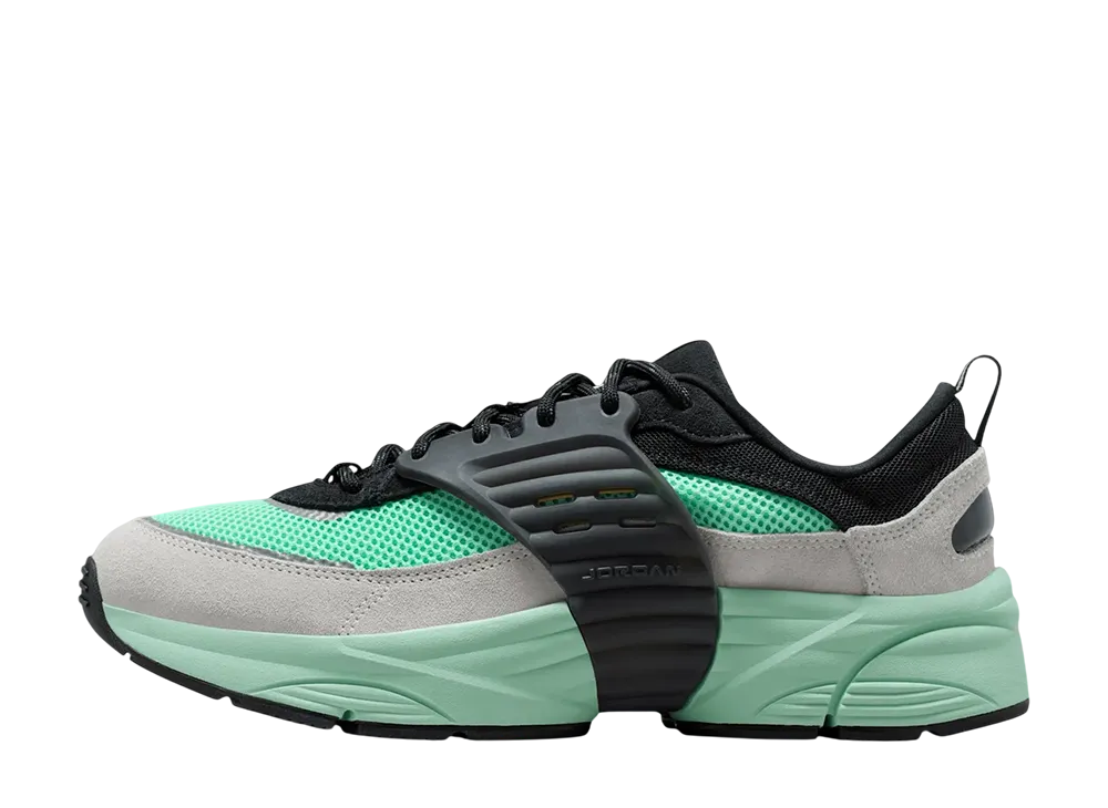 ナイキ ジョーダン トランナー O/S "ブラック/グリーングロー"