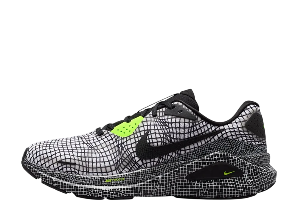 ナイキ ストラクチャー26 "ホワイト/ブラック"