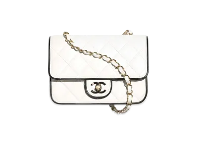 CHANEL Lambskin Matelasse Chain Wallet "White"