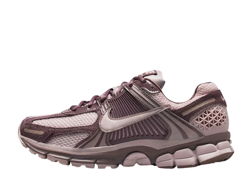 ナイキ ウィメンズ ズーム ボメロ5 "タトゥー/パーティクルローズ/ライトバイオレットオール"