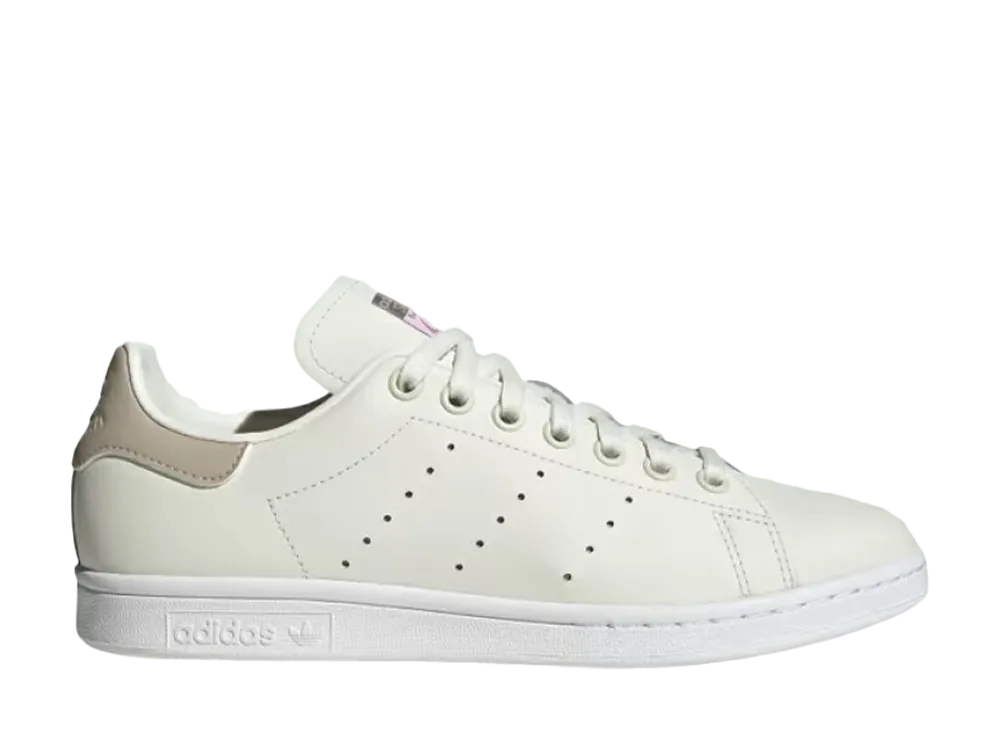 アディダス ウィメンズ スタンスミス "オフホワイト/ワンダーベージュ/シルバーメタリック"