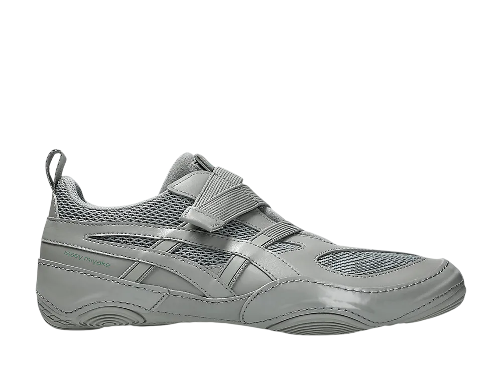 ISSEY MIYAKE × Asics Hyper Taping "Grey"