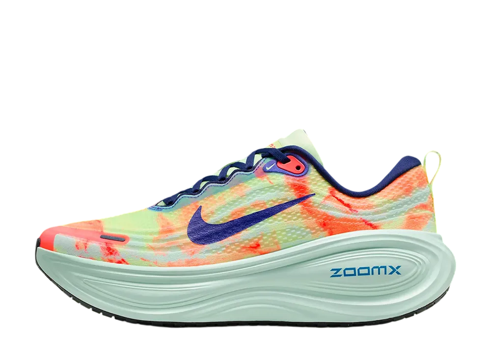 ナイキ ボメロプラス "ベアリーボルト/インディゴバースト"