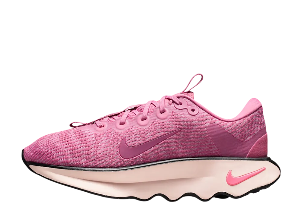 ナイキ ウィメンズ モティバ "ピオニー/エレメンタルピンク"