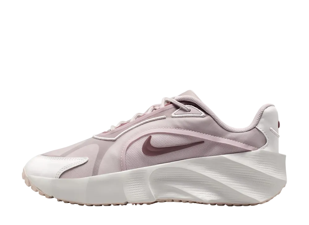 ナイキ ウィメンズ オーラ エッジ "プラチナバイオレット/バストグレー/タトゥー"