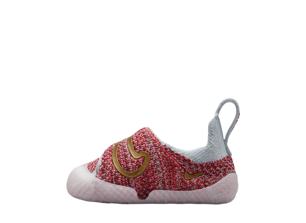 ナイキ TD スウッシュ1 "セイル/チームクリムゾン/ライトクリムゾン/メタリックゴールド" (キッズ)