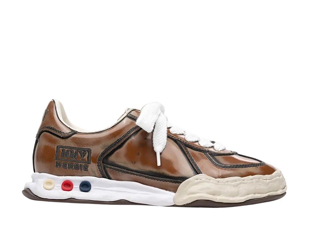 メゾンミハラヤスヒロ ハービー オリジナルソール ヴィンテージ アドバンティック レザー ロートップスニーカー "ブラウン" (A16FW722)