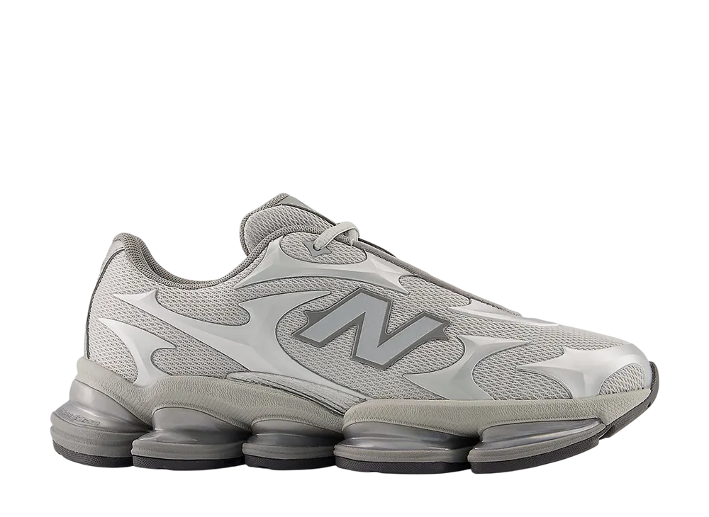 ニューバランス 2000 "シルバーメタリック"