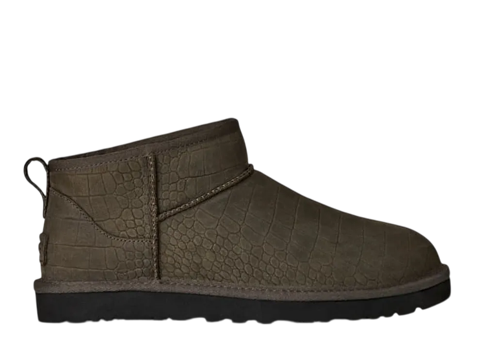 アグ クラシック ウルトラ ミニ エンボスド "デンススモーク"