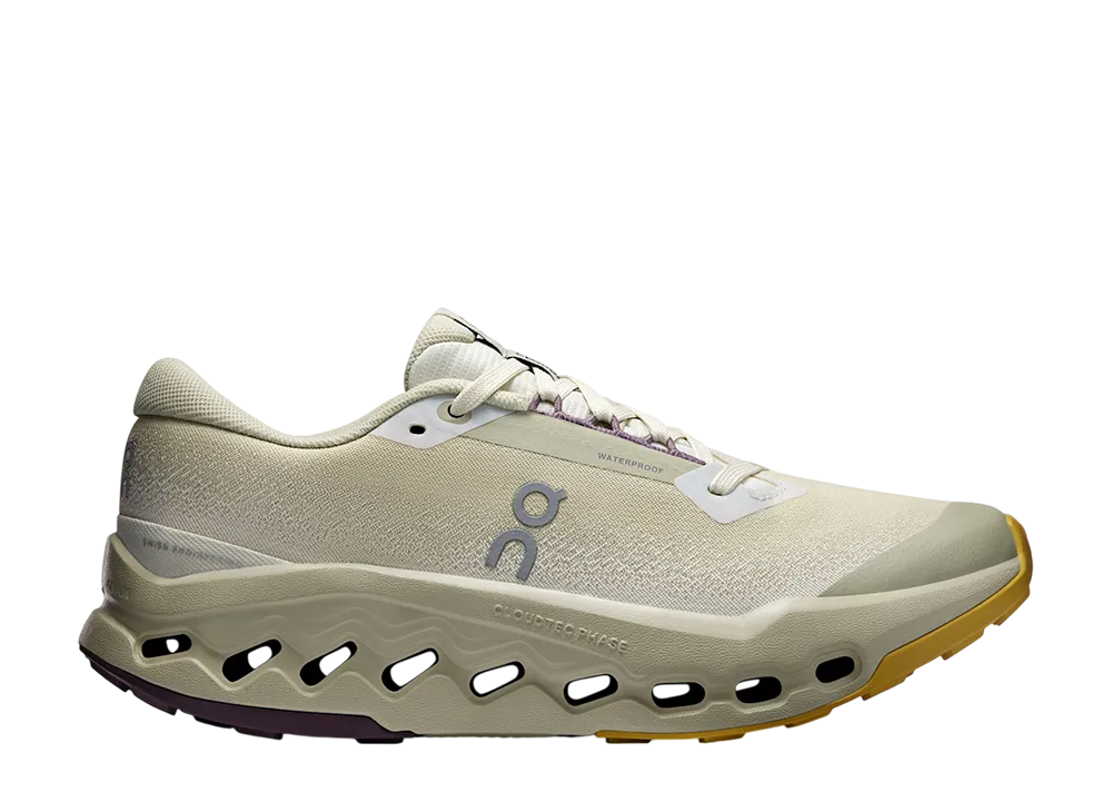オン ウィメンズ クラウドサーファー トレイル2 ウォータープルーフ "ゴースト/チョーク"