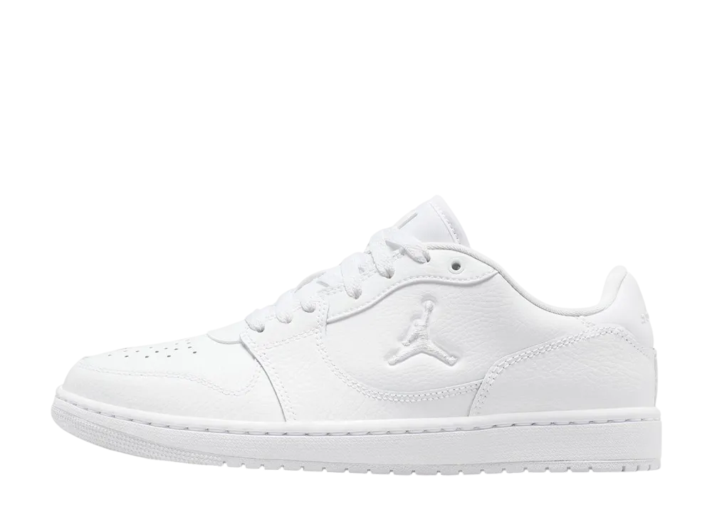 ナイキ ウィメンズ ジョーダン コート コネクト ロー "ホワイト"