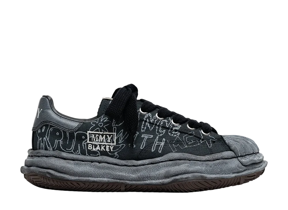 メゾンミハラヤスヒロ ブレイキー オリジナルソール グラフィティプリント キャンバス ローカットスニーカー "ブラック/ブラック" (A16FW730)