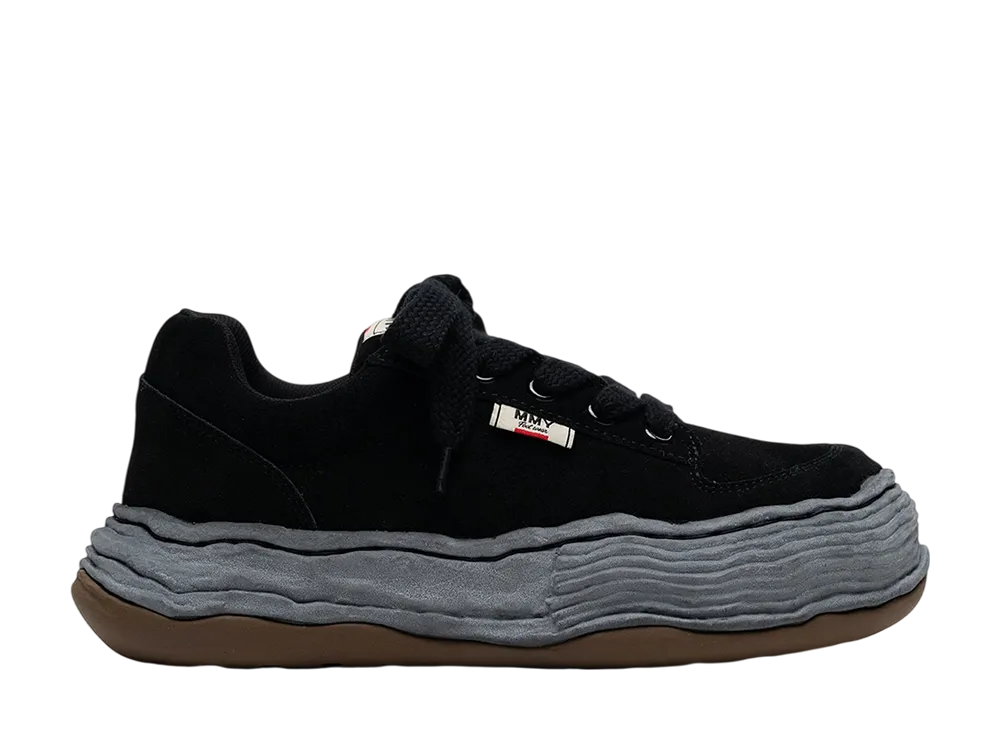 メゾンミハラヤスヒロ オリバー ディストレスト ソール スエード ロートップ スニーカー "ブラック/ブラック" (A16FW708)