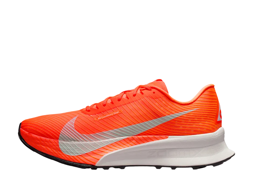 ナイキ ACG ウルトラフライ トレイル "ハイパークリムゾン/トータルオレンジ/ビビッドパープル/ホワイト"