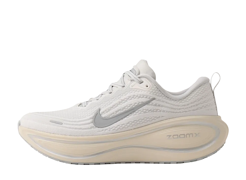 ナイキ ボメロ プラス "プラチナティント/リフレクトシルバー"