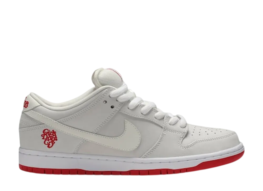 ガールズドントクライ × ナイキ SB ダンク ロー "ライトシルバー"