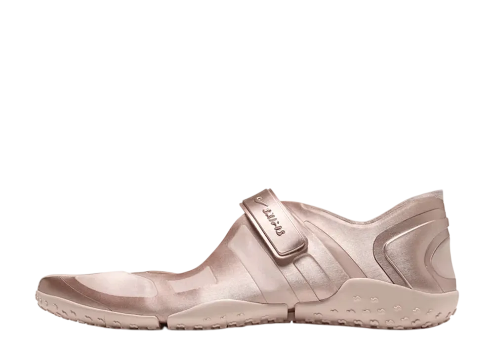 スキムズ × ナイキ ウィメンズ リフト メッシュ "シルトレッド"